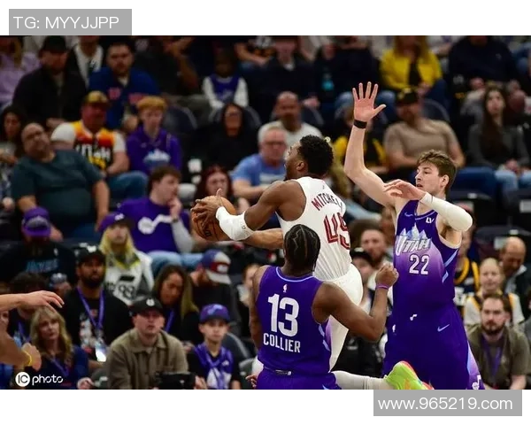 NBA常规赛:骑士第一节抢先勇士6分,莫布利得到6分,波斯特得到3分 NBA常规赛:骑士第一节抢先勇士6分,莫布利得到6分,波斯特得到3分